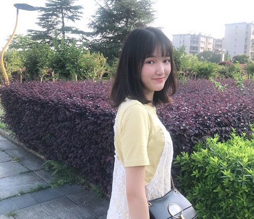 fcac9c4627524b14bd9838402b7d6b7c.jpg 刘书凝.jpg